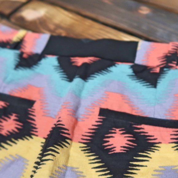 Rachel Roy Aztec Icat Tribal Printed Shorts 6 - Picture 6 of 7